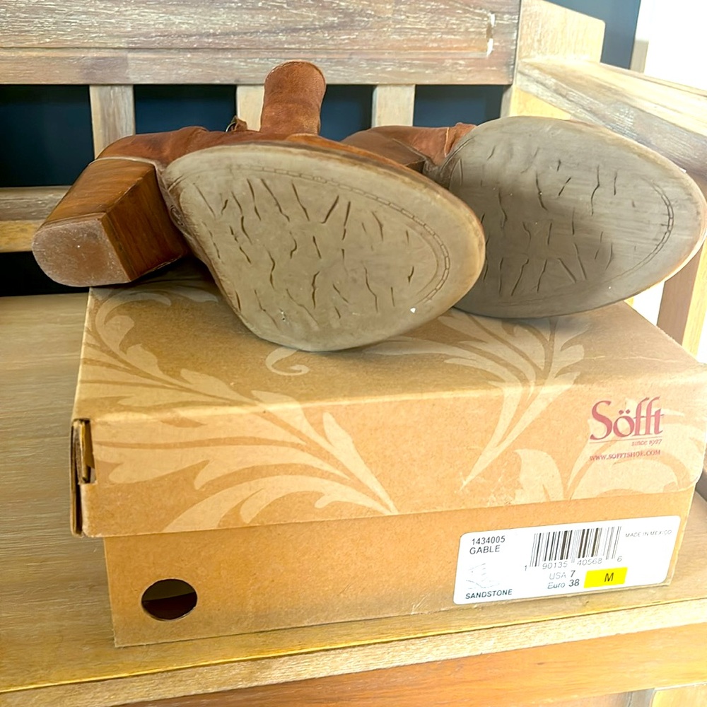 Sofft “Gable” ankle bootie - Picture 2 of 4